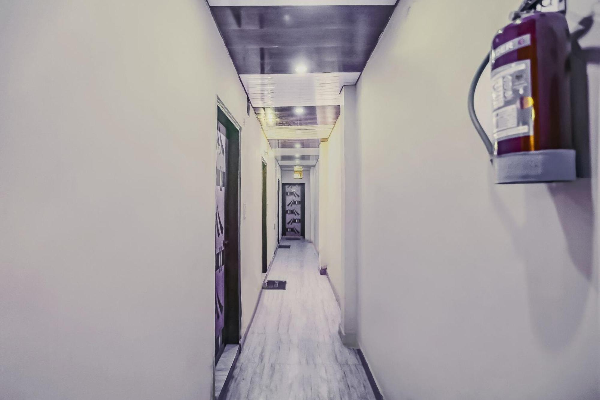 Hotel O Flgship International Paradis Near Fg Moters Usmaanpur 3rd Pusta 3*