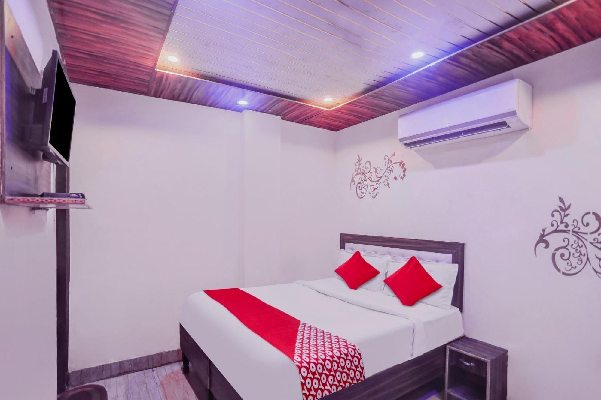 O Flgship International Paradis Near Fg Moters Usmaanpur 3rd Pusta Hotel New Delhi